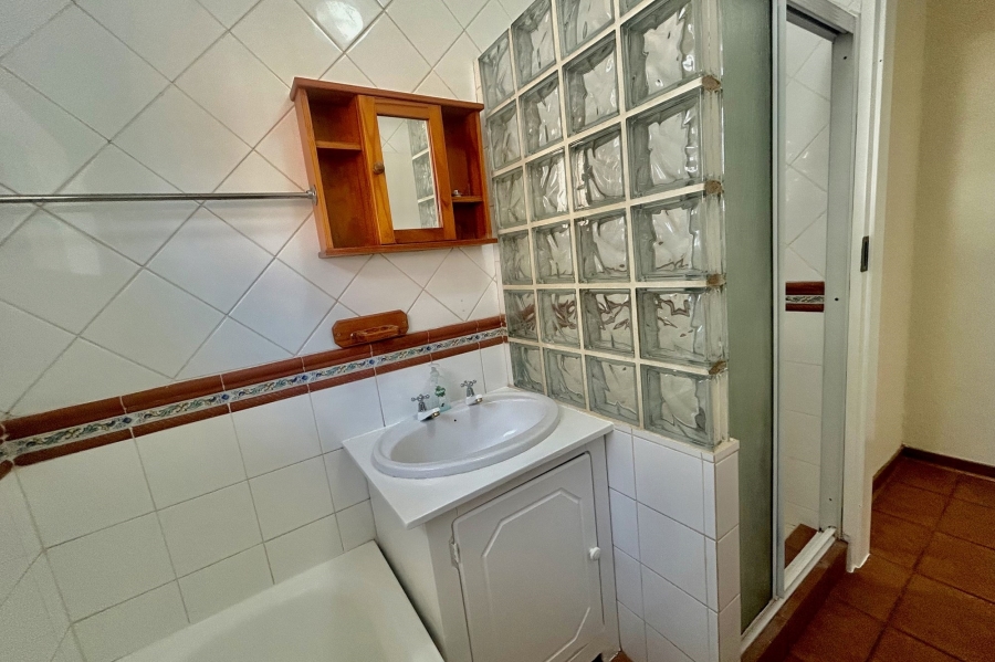 5 Bedroom Property for Sale in Ifafi North West